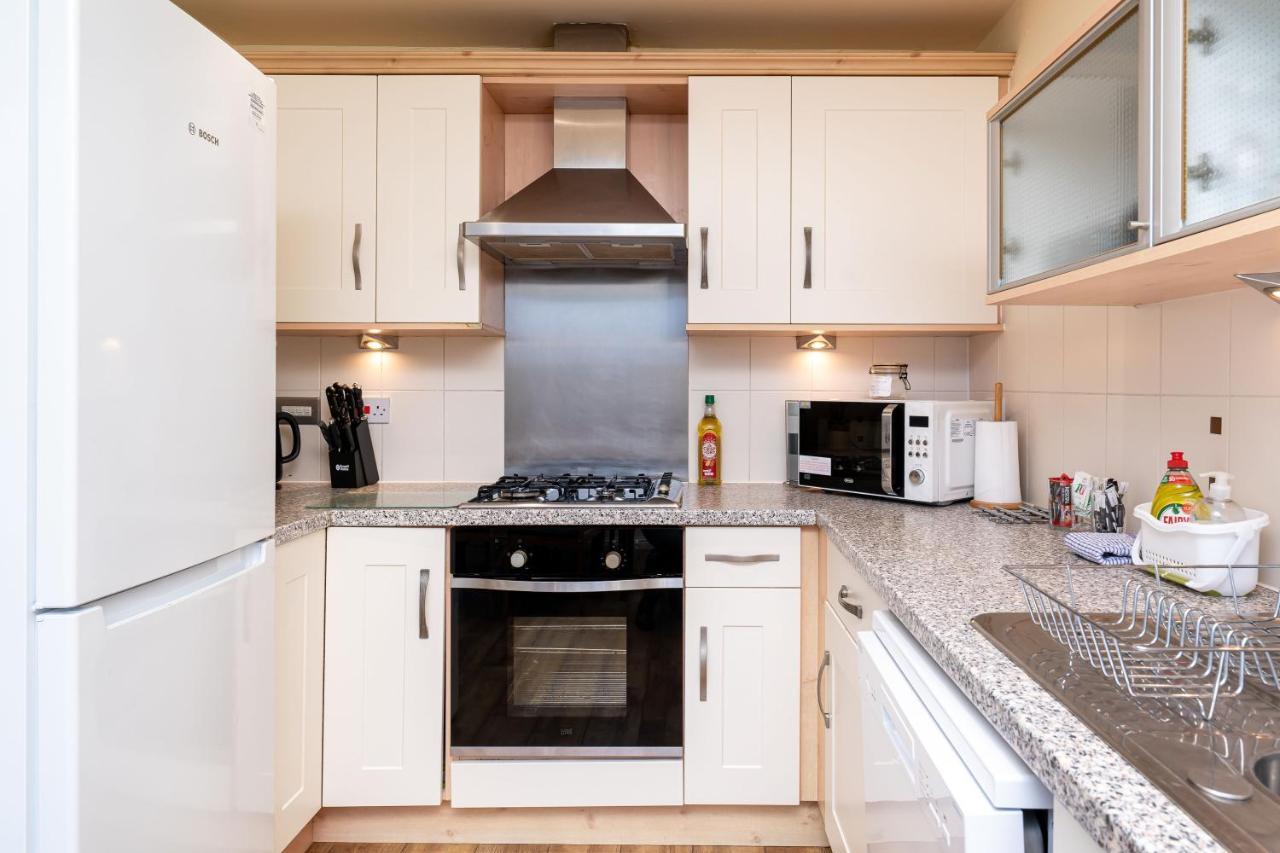 4 Bedroom Townhouse In Stirling Exteriör bild