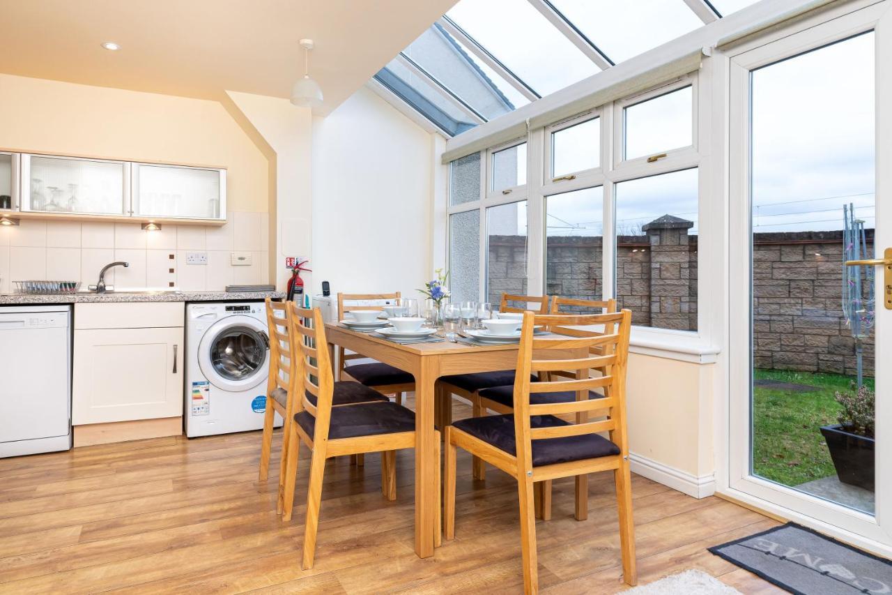 4 Bedroom Townhouse In Stirling Exteriör bild