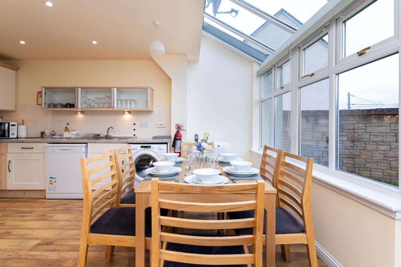 4 Bedroom Townhouse In Stirling Exteriör bild