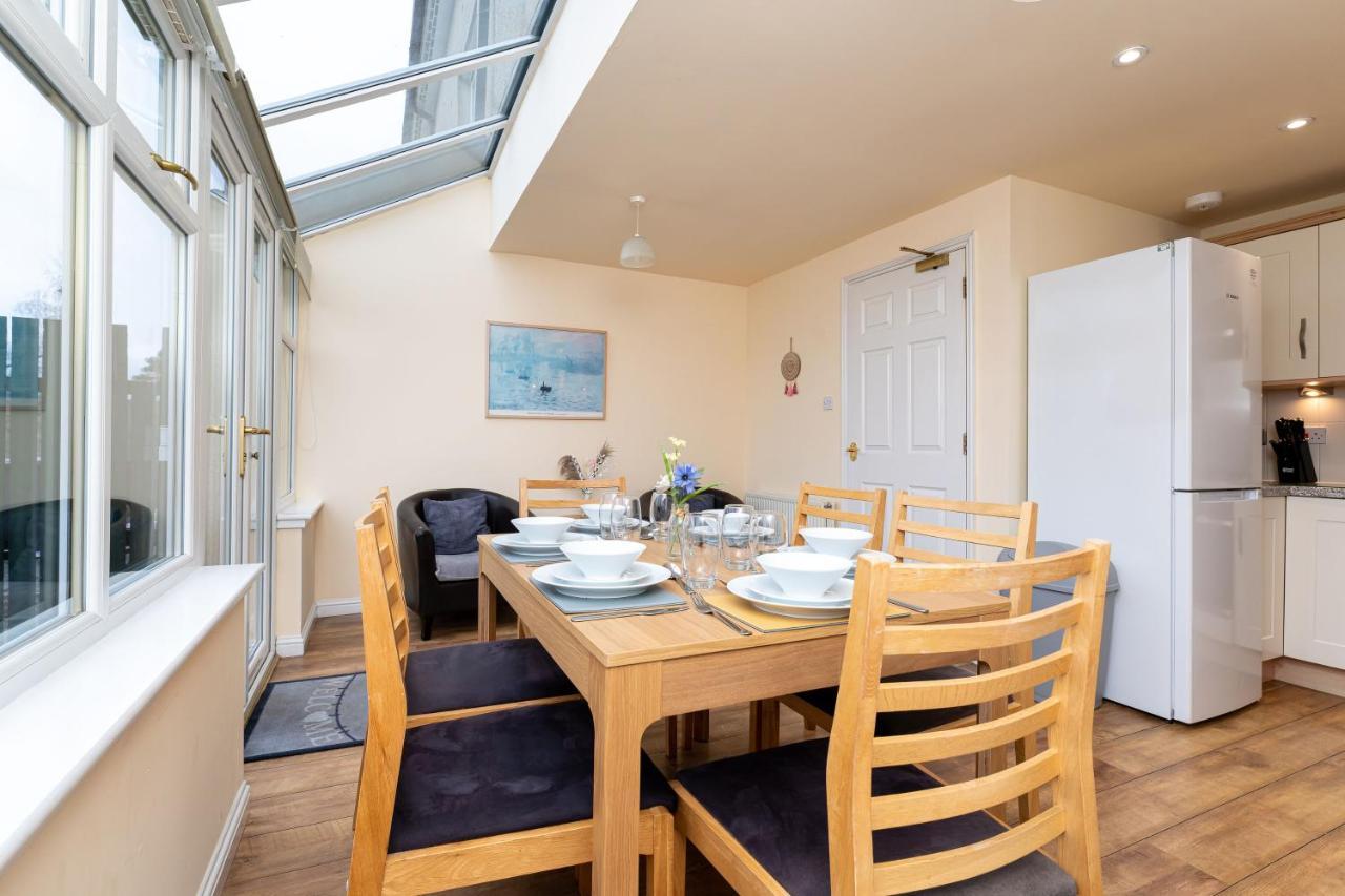 4 Bedroom Townhouse In Stirling Exteriör bild