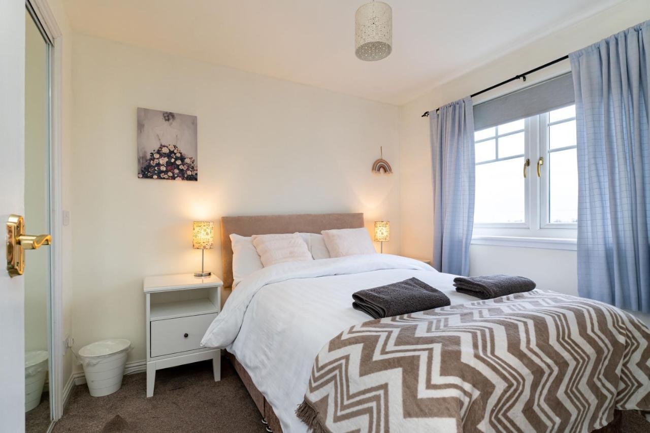 4 Bedroom Townhouse In Stirling Exteriör bild