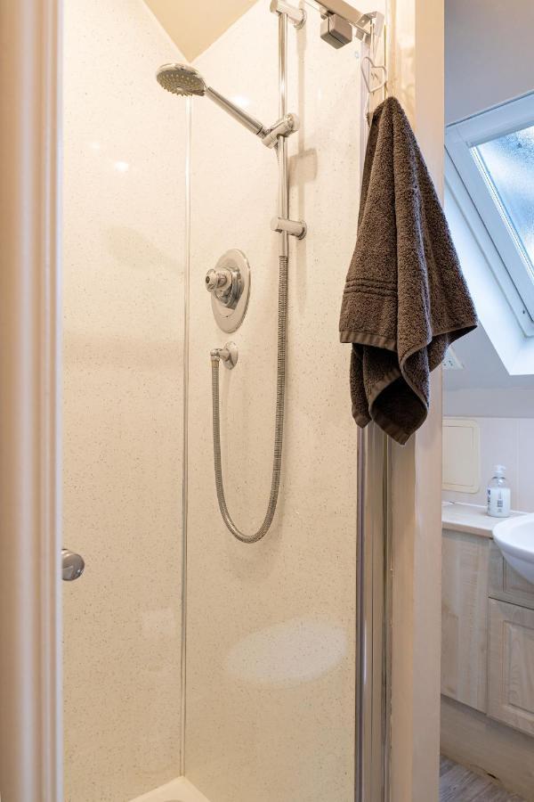 4 Bedroom Townhouse In Stirling Exteriör bild
