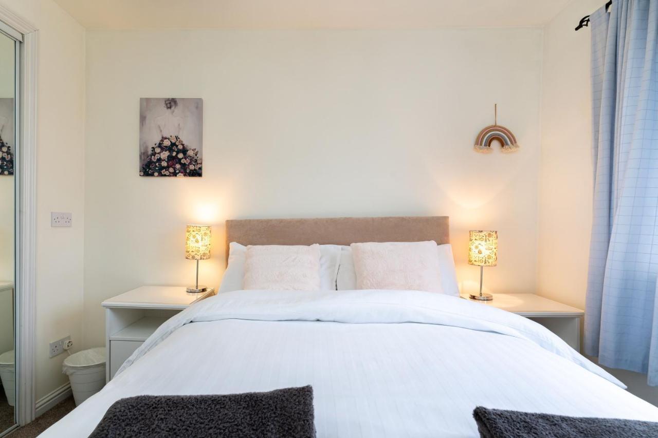 4 Bedroom Townhouse In Stirling Exteriör bild