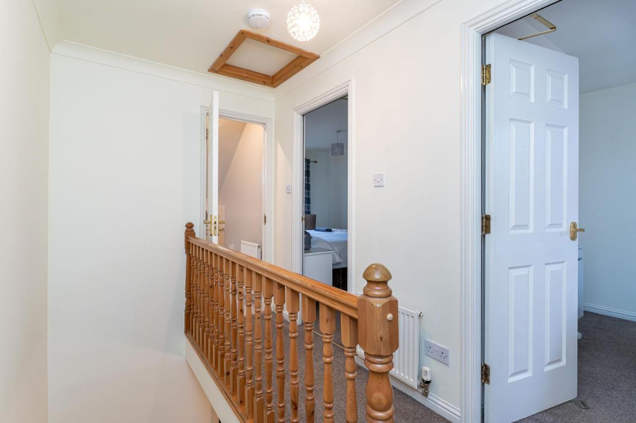 4 Bedroom Townhouse In Stirling Exteriör bild