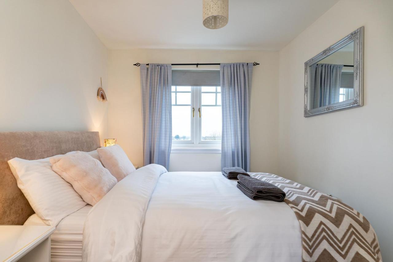 4 Bedroom Townhouse In Stirling Exteriör bild